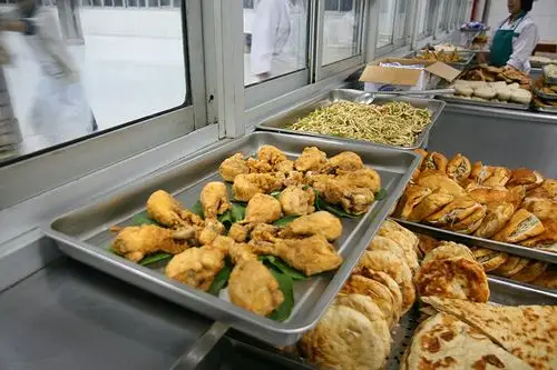 走进衡水二中学生食堂1东区