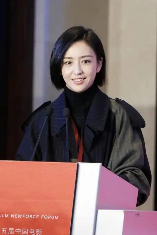 佟丽娅36岁就老成这样了眼袋下垂疲惫尽显比45岁周迅还显老