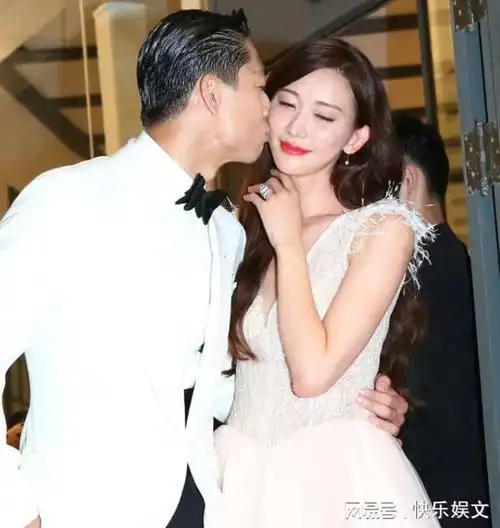 日本老公笑容满面,2岁儿子乖巧懂事|结婚|模特|言承旭|邱士楷_网易