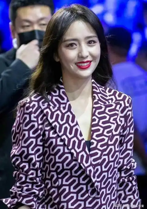 佟丽娅:我们的丫丫姐姐也老了,但还是很养眼!